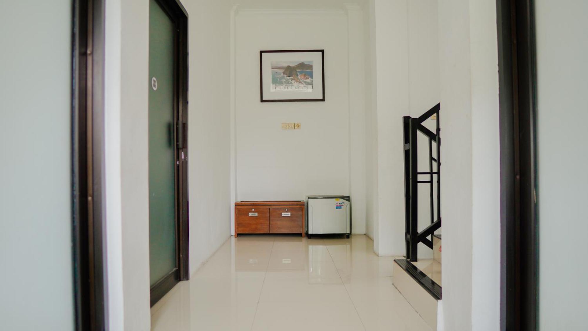 Dormitory Tourism Sritanjung Banyuwangi By Gajahsora Management Luaran gambar