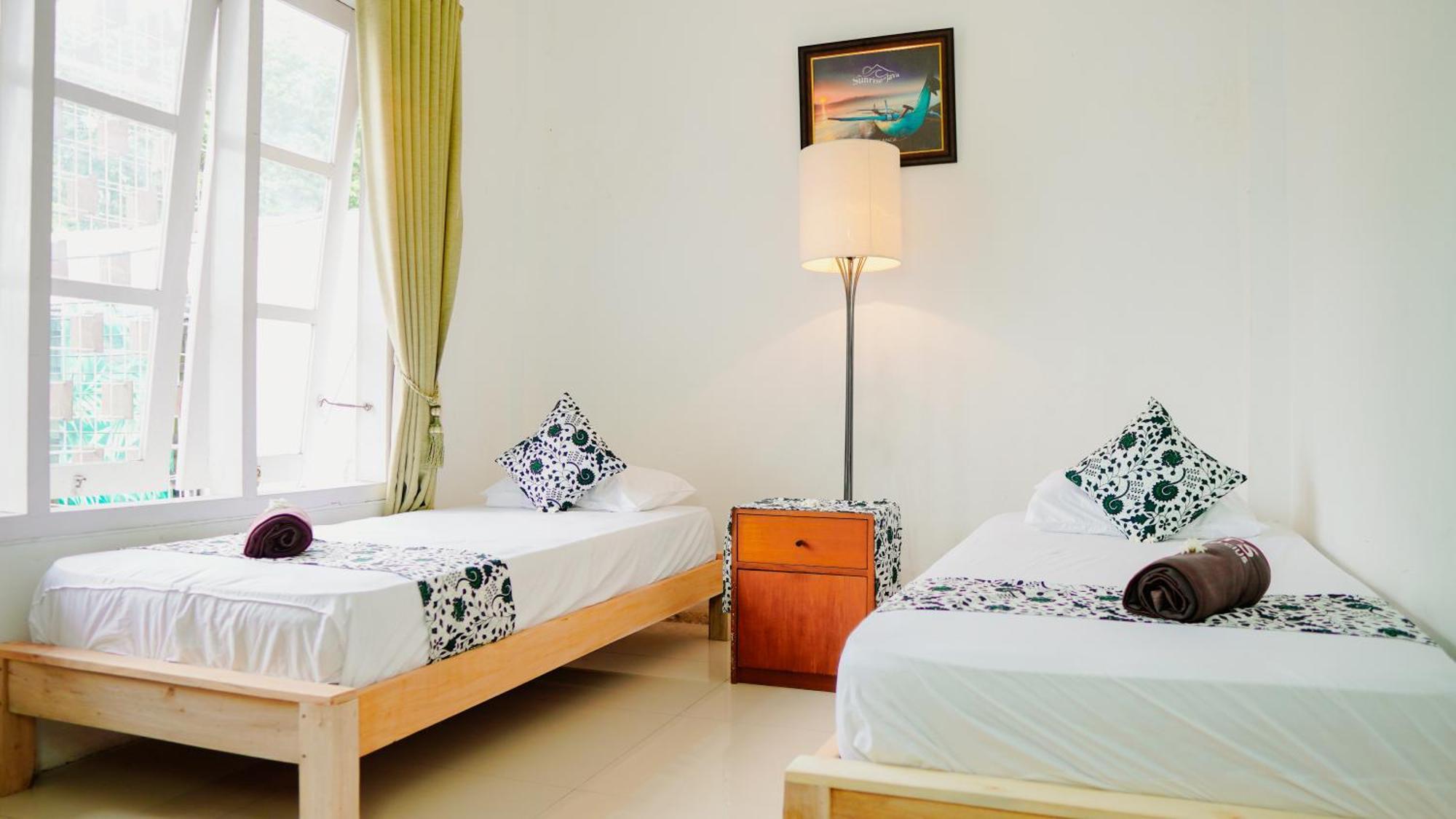 Dormitory Tourism Sritanjung Banyuwangi By Gajahsora Management Luaran gambar