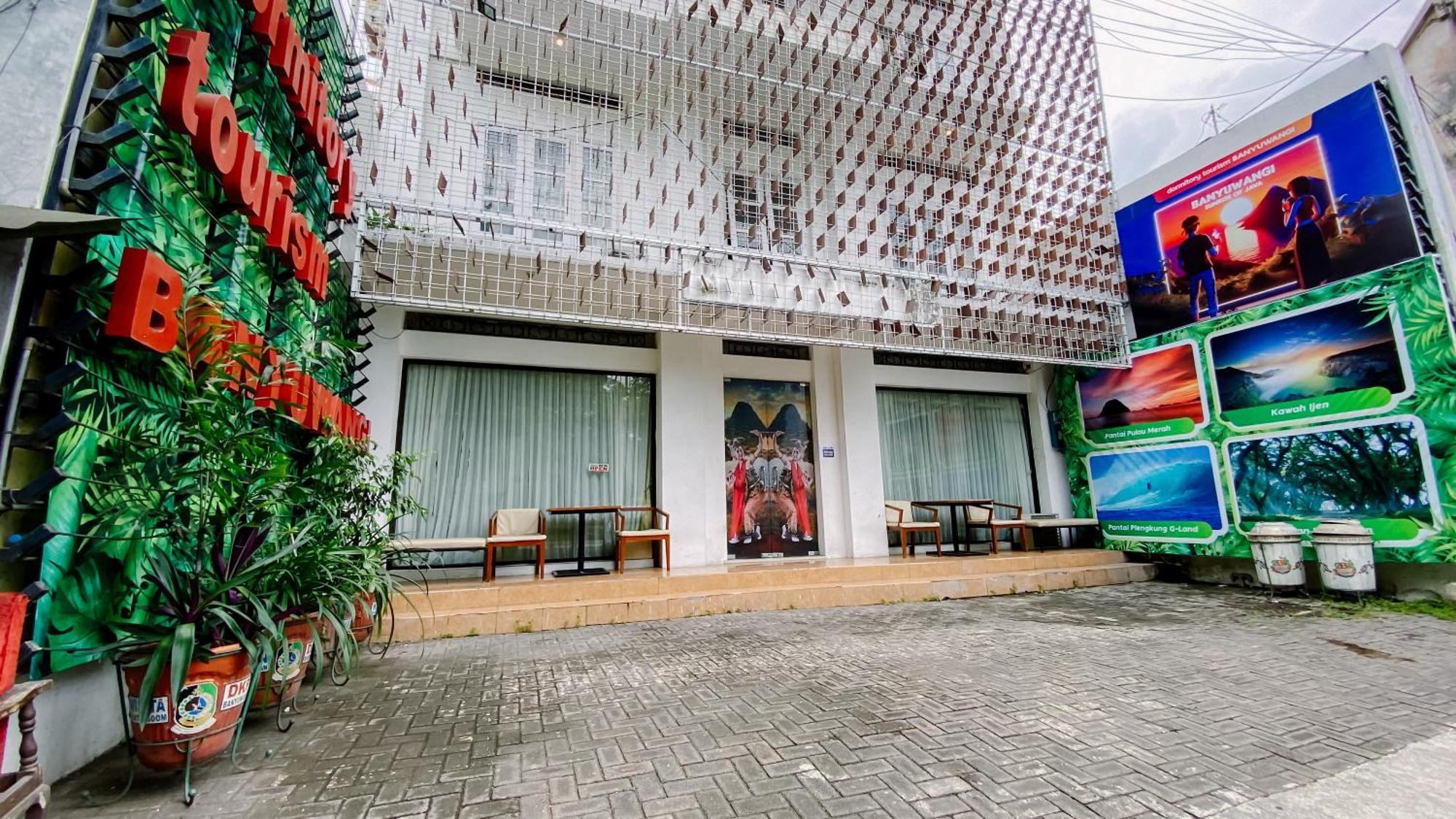 Dormitory Tourism Sritanjung Banyuwangi By Gajahsora Management Luaran gambar